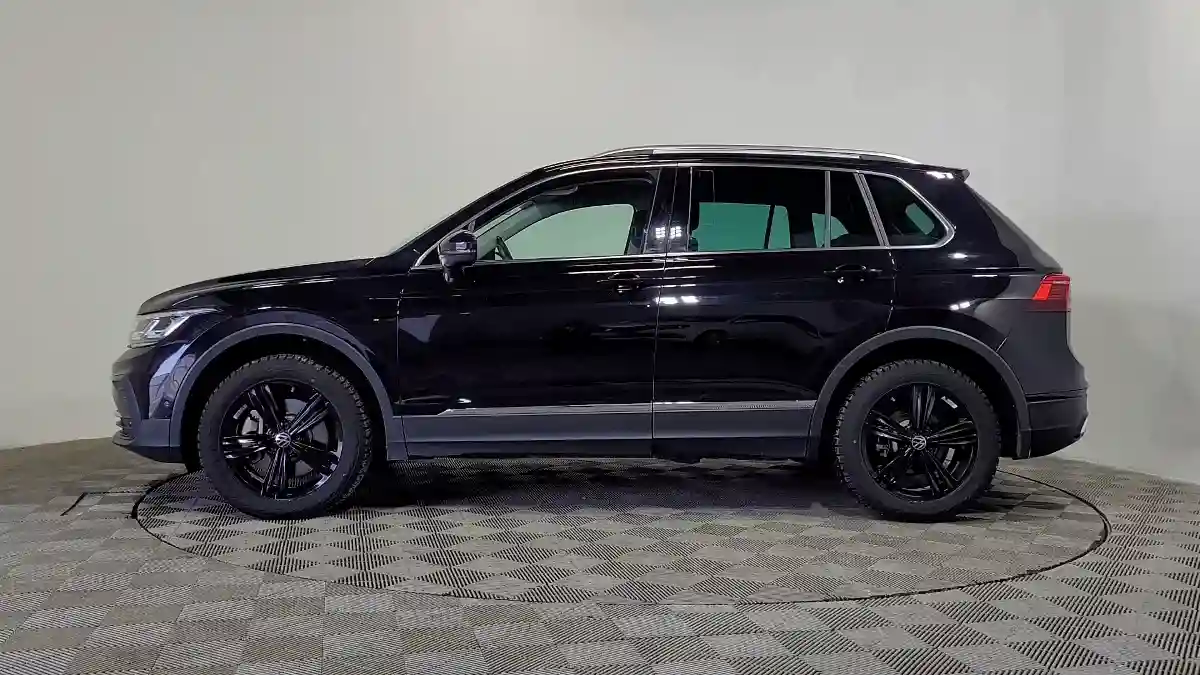 Volkswagen Tiguan 2021 года за 11 490 000 тг. в Алматы