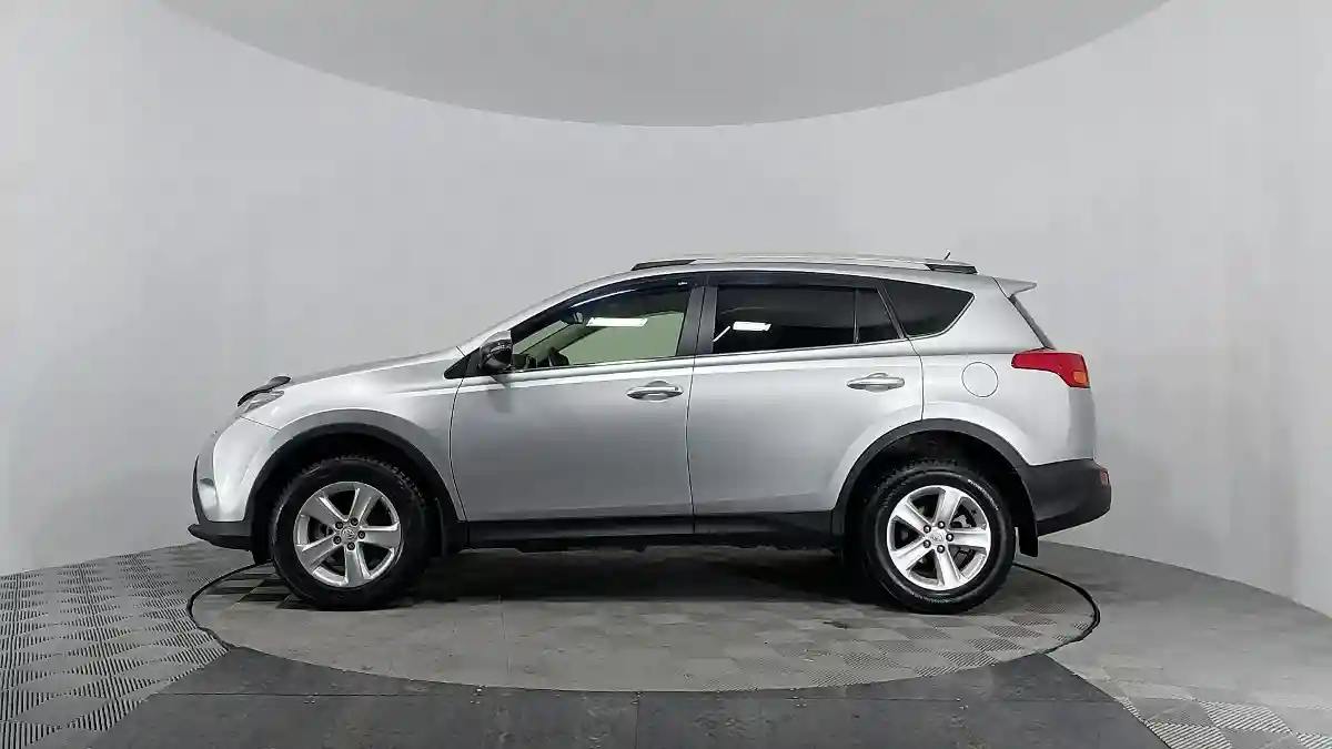 Toyota RAV4 2014 года за 9 490 000 тг. в Астана