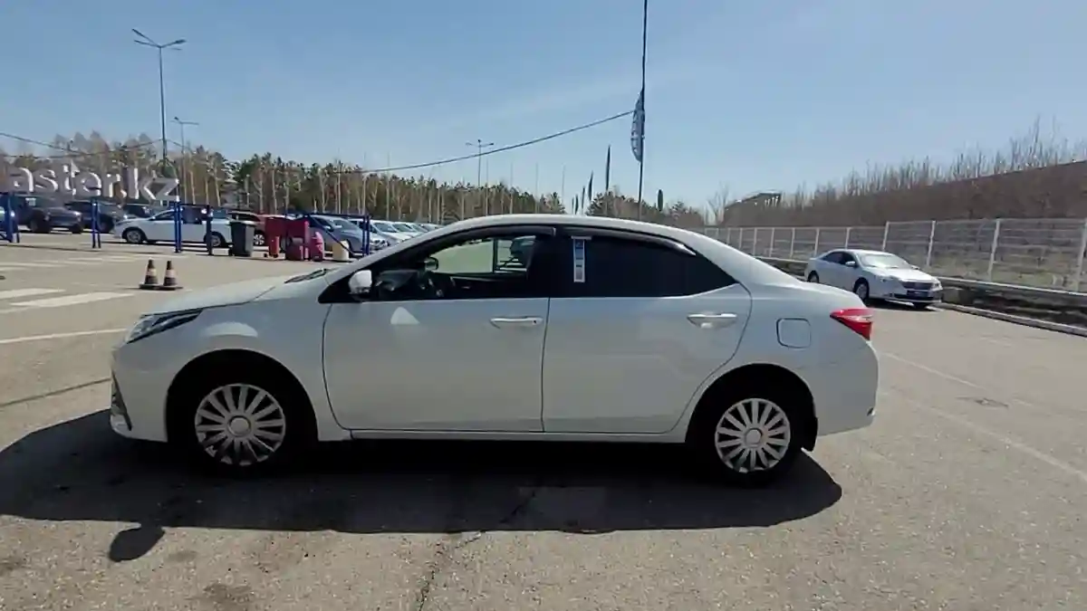 Toyota Corolla 2017 года за 7 990 000 тг. в Усть-Каменогорск