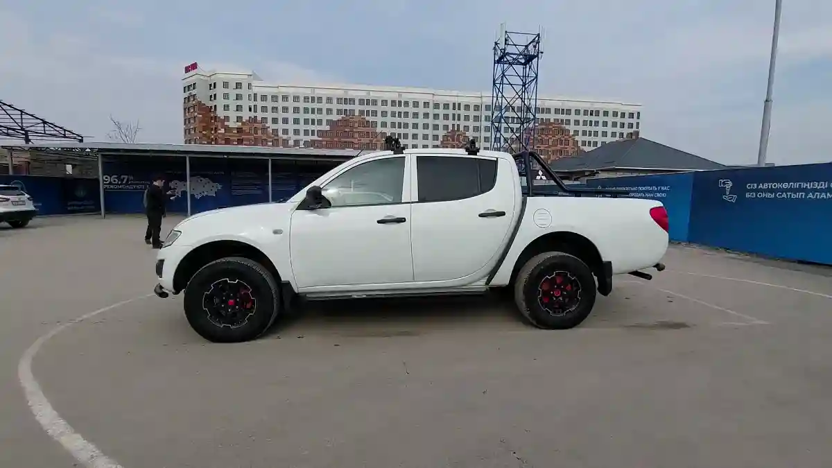 Mitsubishi L200 2011 года за 4 990 000 тг. в Шымкент