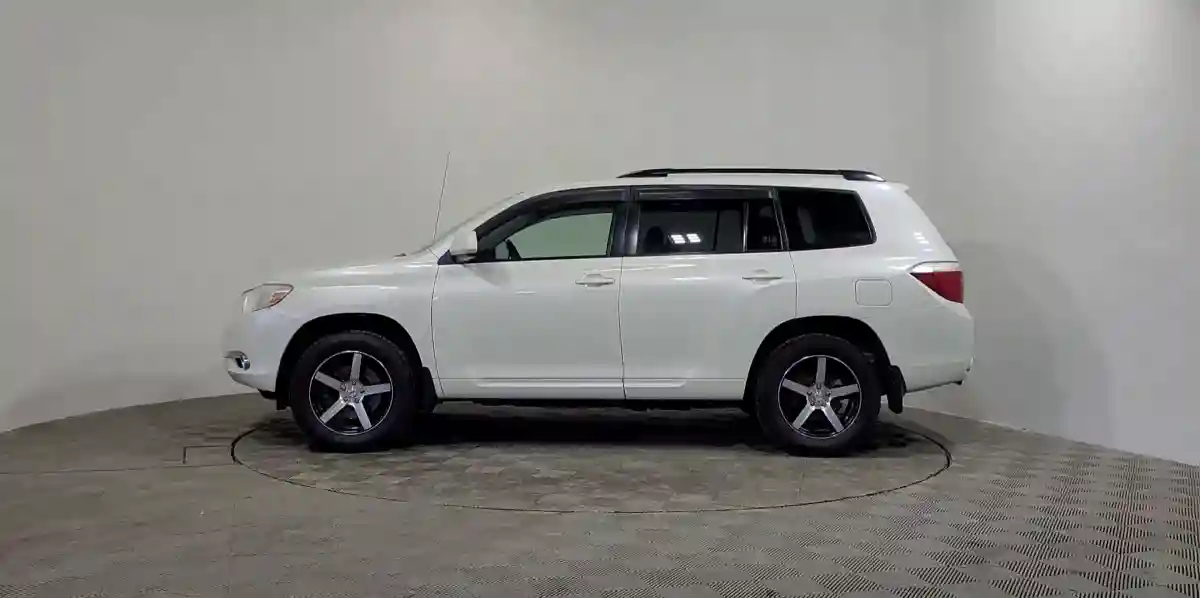Toyota Highlander 2010 года за 10 490 000 тг. в Алматы