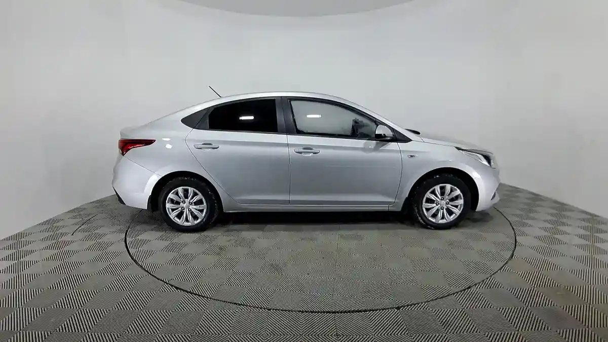 Hyundai Accent 2018 года за 7 900 000 тг. в Астана