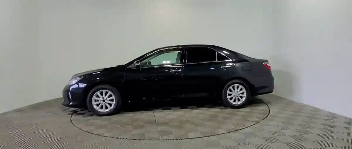 Toyota Camry 2017 года за 10 390 000 тг. в Алматы