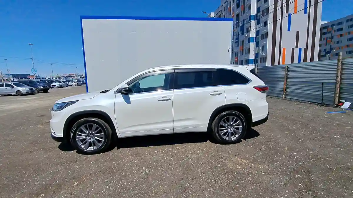 Toyota Highlander 2014 года за 16 650 000 тг. в Астана