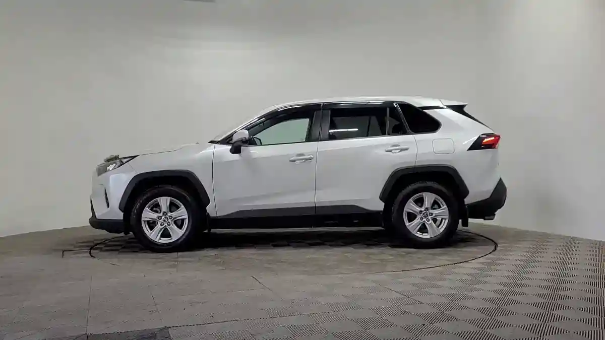 Toyota RAV4 2020 года за 16 490 000 тг. в Алматы