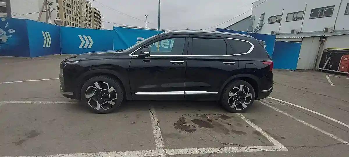 Hyundai Santa Fe 2021 года за 19 100 000 тг. в Алматы