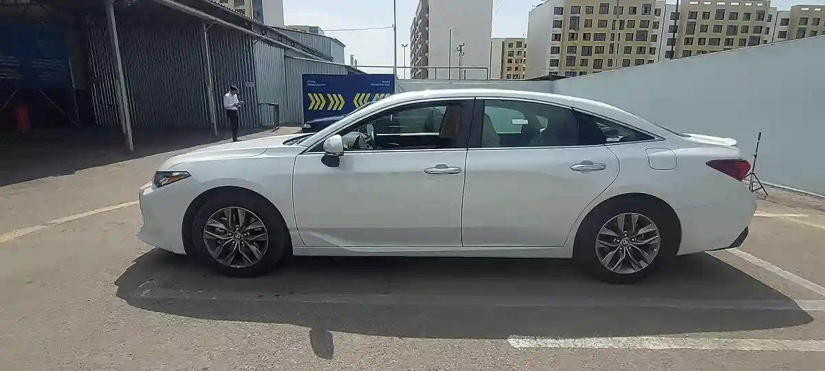 Toyota Avalon 2022 года за 29 170 000 тг. в Алматы