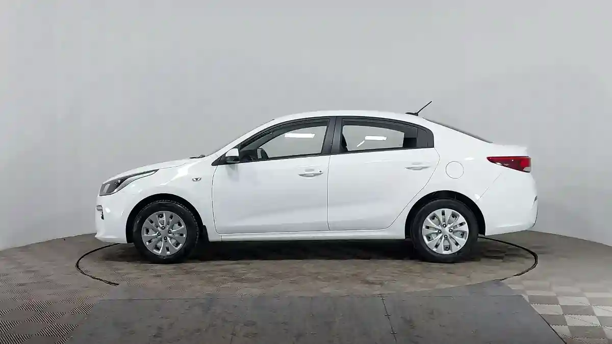 Kia Rio 2019 года за 8 200 000 тг. в Астана