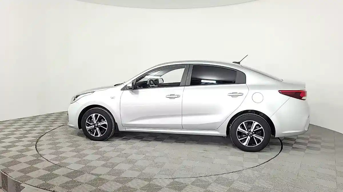 Kia Rio 2020 года за 8 602 000 тг. в Караганда
