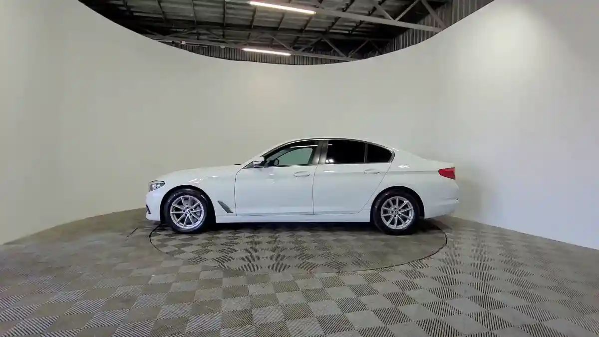BMW 5 серии 2017 года за 12 990 000 тг. в Алматы