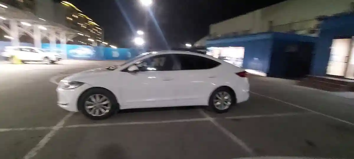 Hyundai Elantra 2018 года за 6 900 000 тг. в Алматы