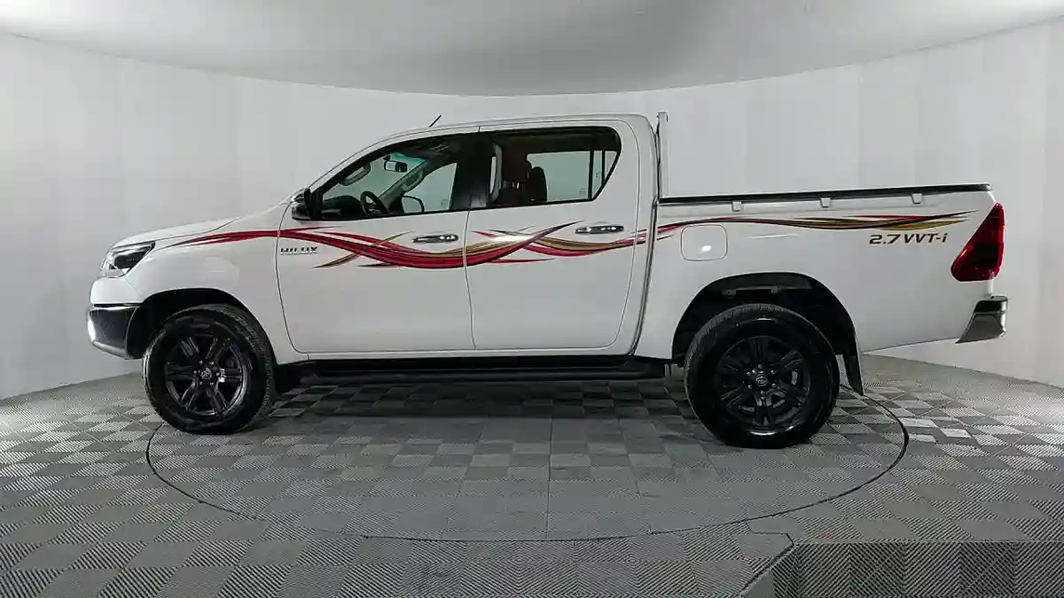Toyota Hilux 2021 года за 18 737 000 тг. в Актау