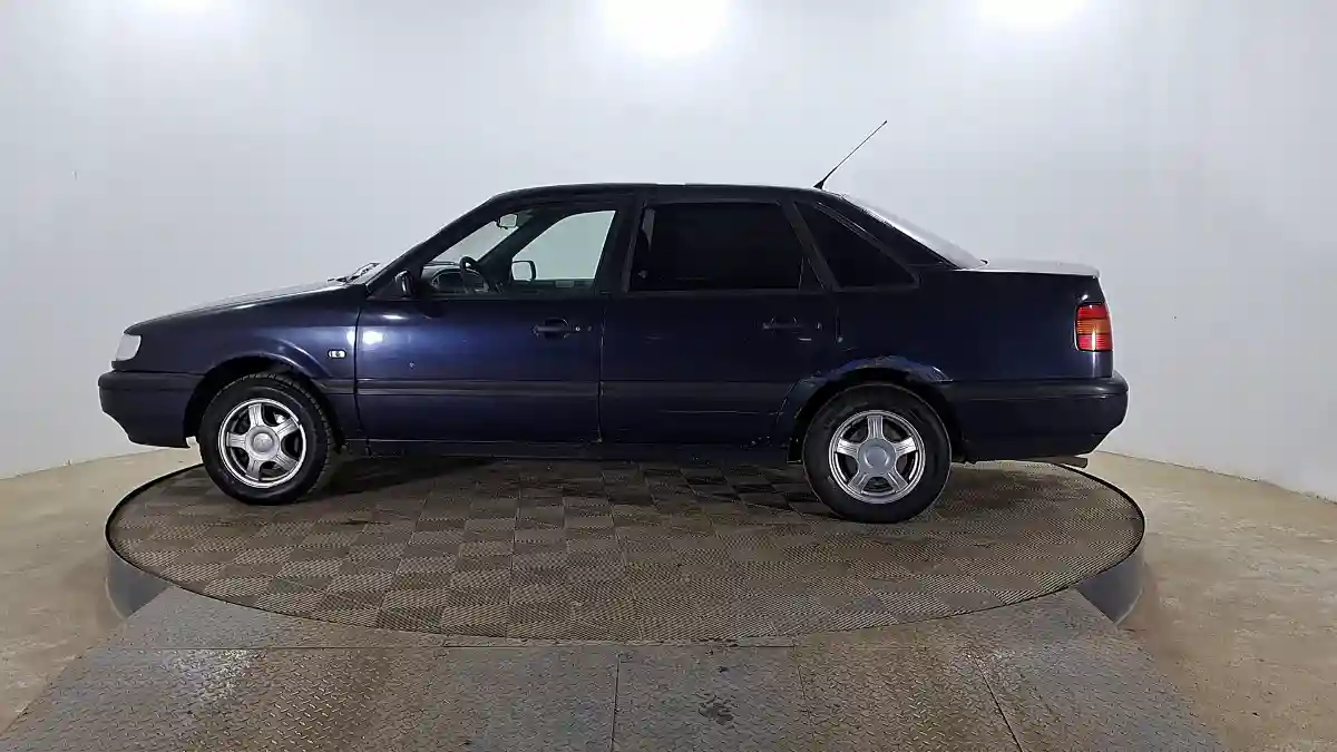Volkswagen Passat 1995 года за 1 179 000 тг. в Актобе