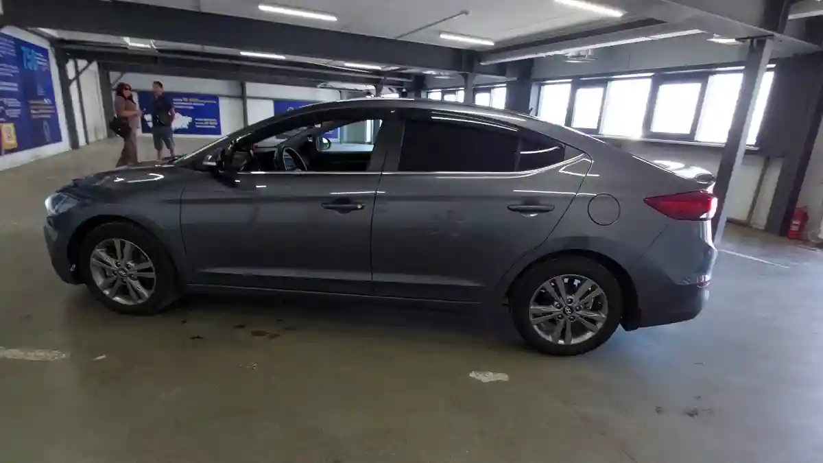 Hyundai Elantra 2018 года за 8 889 000 тг. в Астана