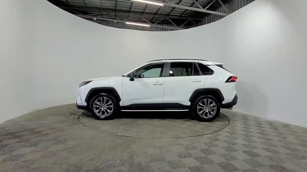 Toyota RAV4 2019 года за 12 990 000 тг. в Алматы