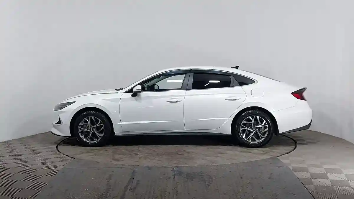 Hyundai Sonata 2022 года за 12 990 000 тг. в Астана