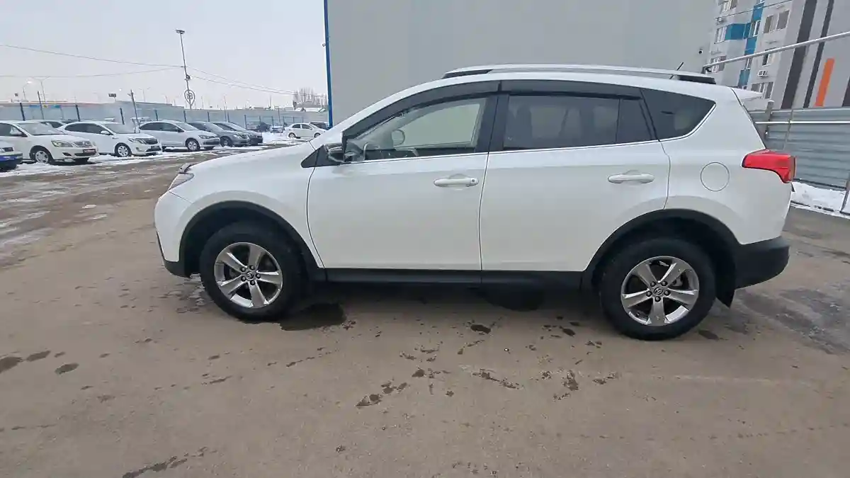 Toyota RAV4 2015 года за 11 289 000 тг. в Алматы