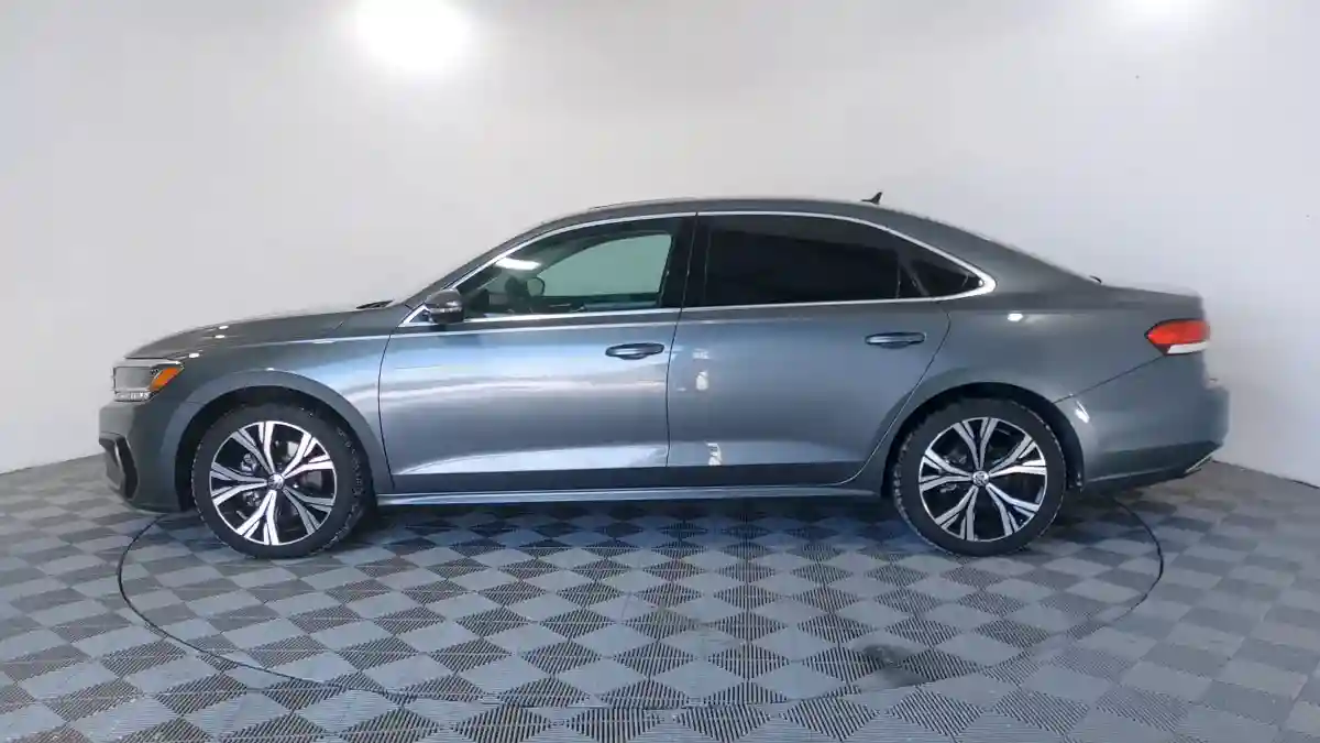 Volkswagen Passat 2021 года за 8 990 000 тг. в Павлодар