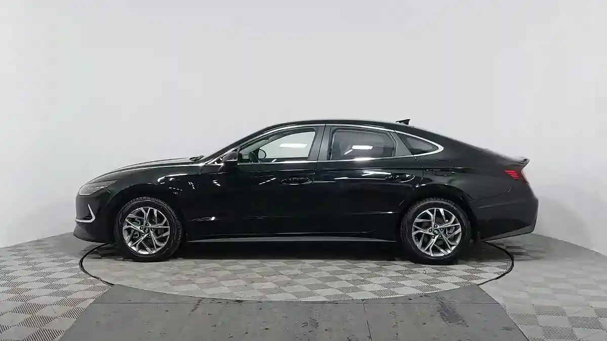 Hyundai Sonata 2023 года за 11 990 000 тг. в Астана