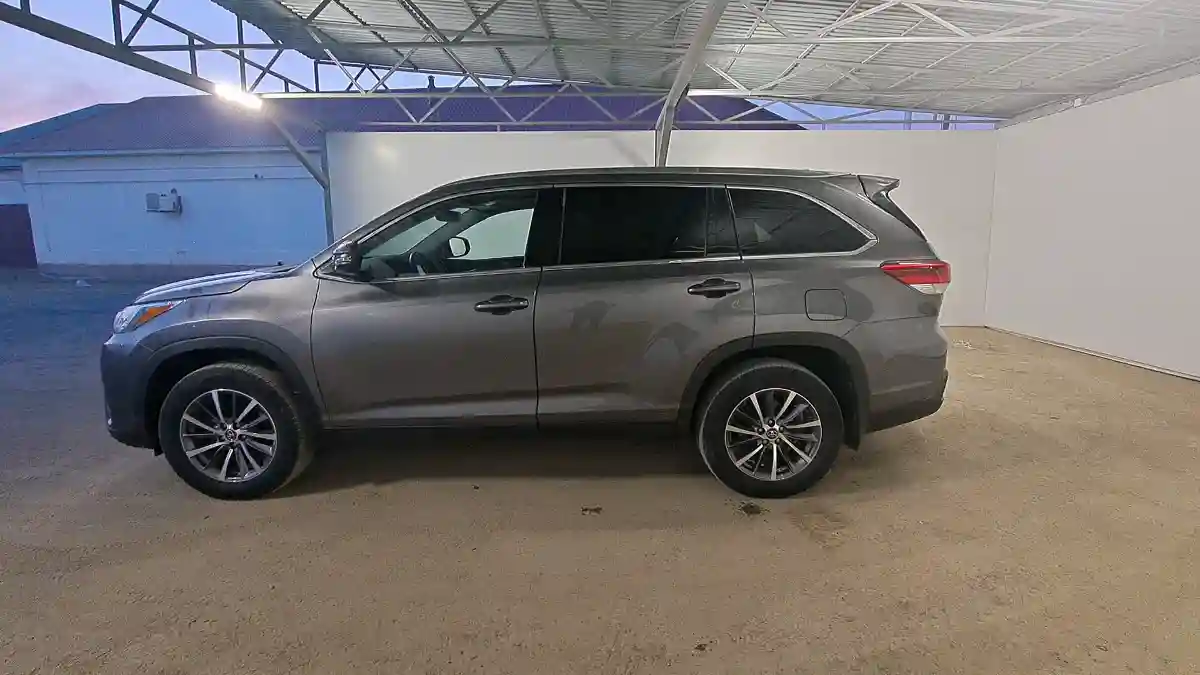 Toyota Highlander 2019 года за 18 500 000 тг. в Кызылорда