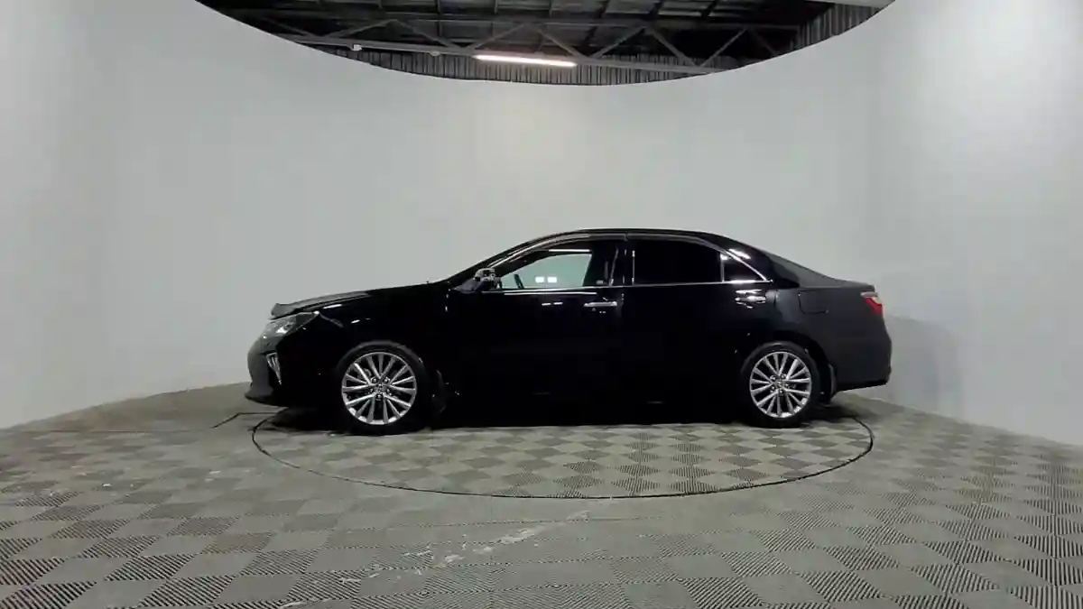 Toyota Camry 2018 года за 13 800 000 тг. в Алматы
