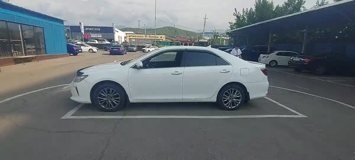 Toyota Camry 2014 года за 10 250 000 тг. в Алматы