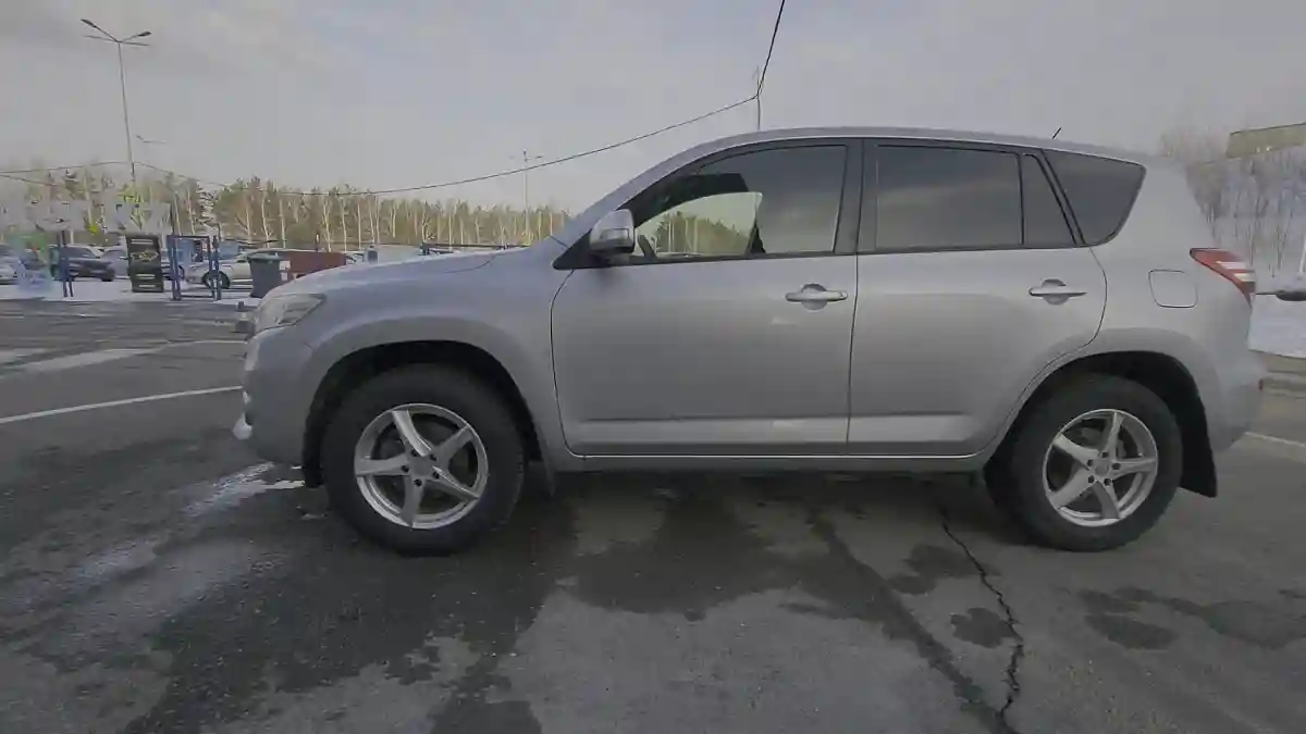 Toyota RAV4 2012 года за 8 250 000 тг. в Усть-Каменогорск