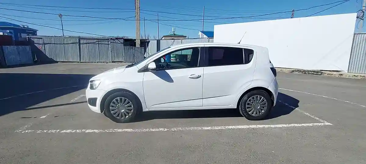 Chevrolet Aveo 2014 года за 3 540 000 тг. в Актобе