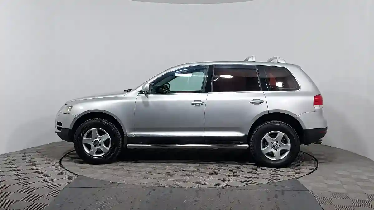 Volkswagen Touareg 2004 года за 4 330 000 тг. в Астана