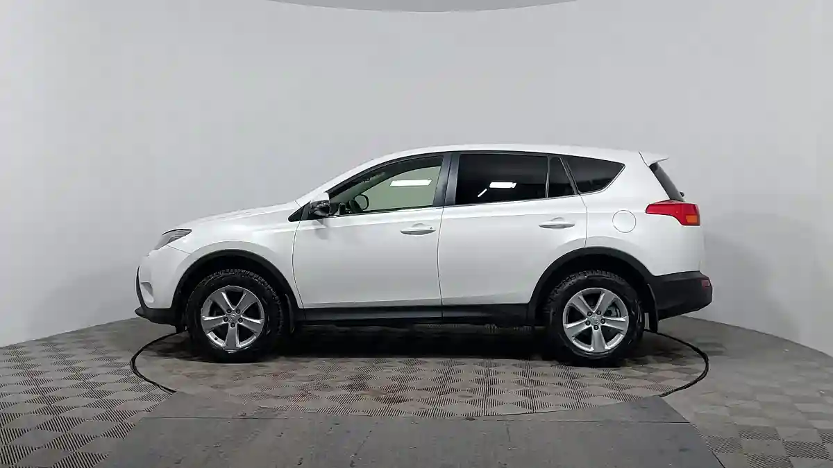 Toyota RAV4 2013 года за 9 490 000 тг. в Астана