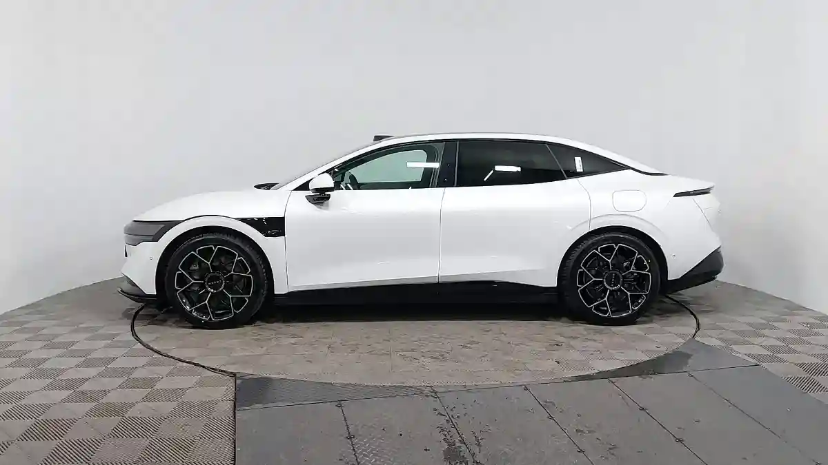 Zeekr 007 2024 года за 20 950 000 тг. в Астана