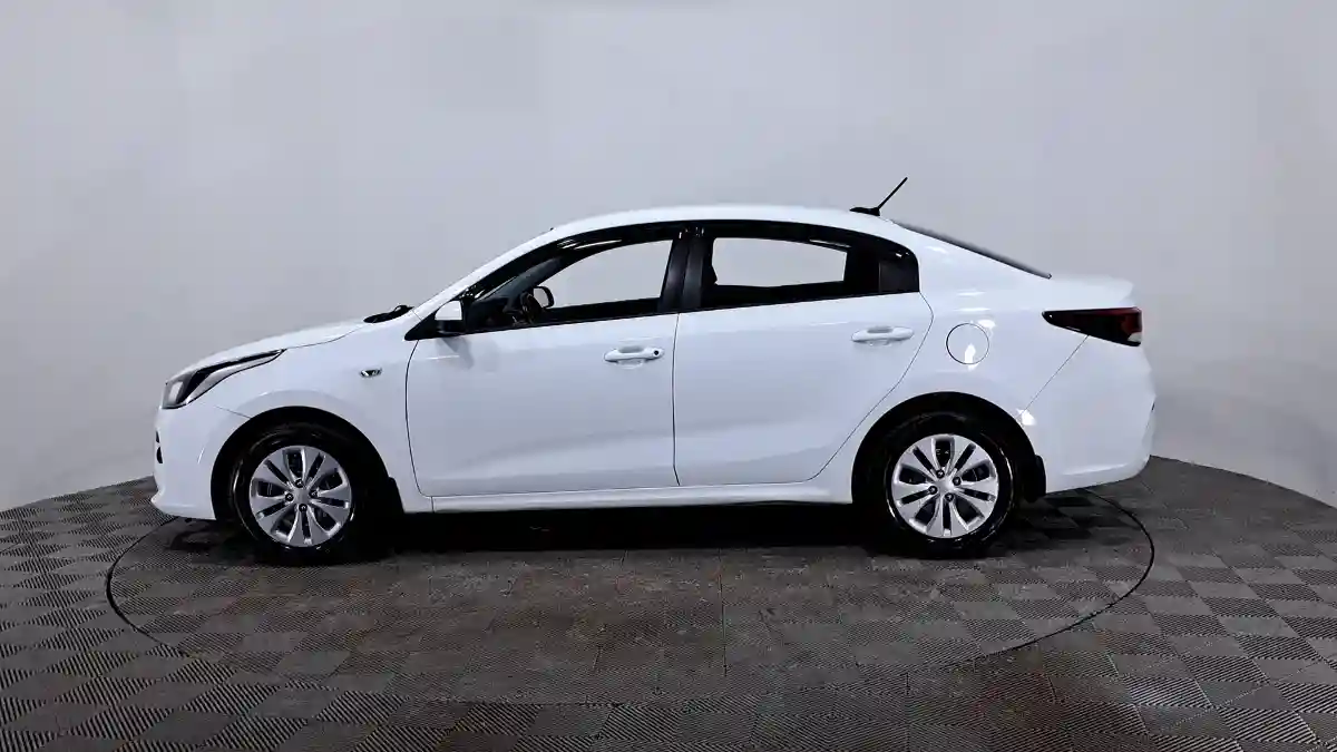 Kia Rio 2020 года за 7 050 000 тг. в Астана