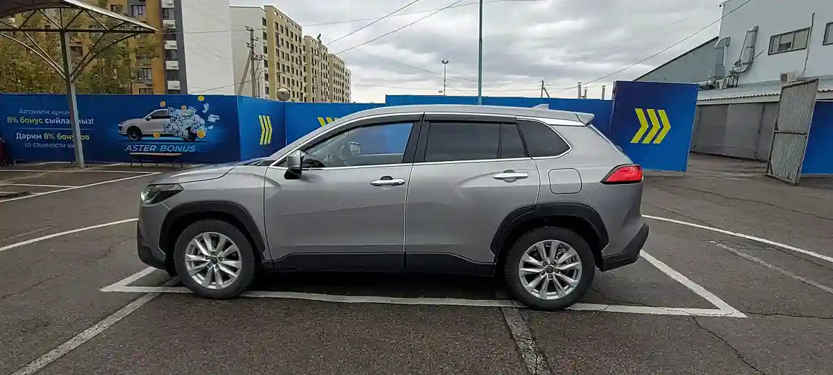 Toyota Corolla Cross 2023 года за 12 150 000 тг. в Алматы
