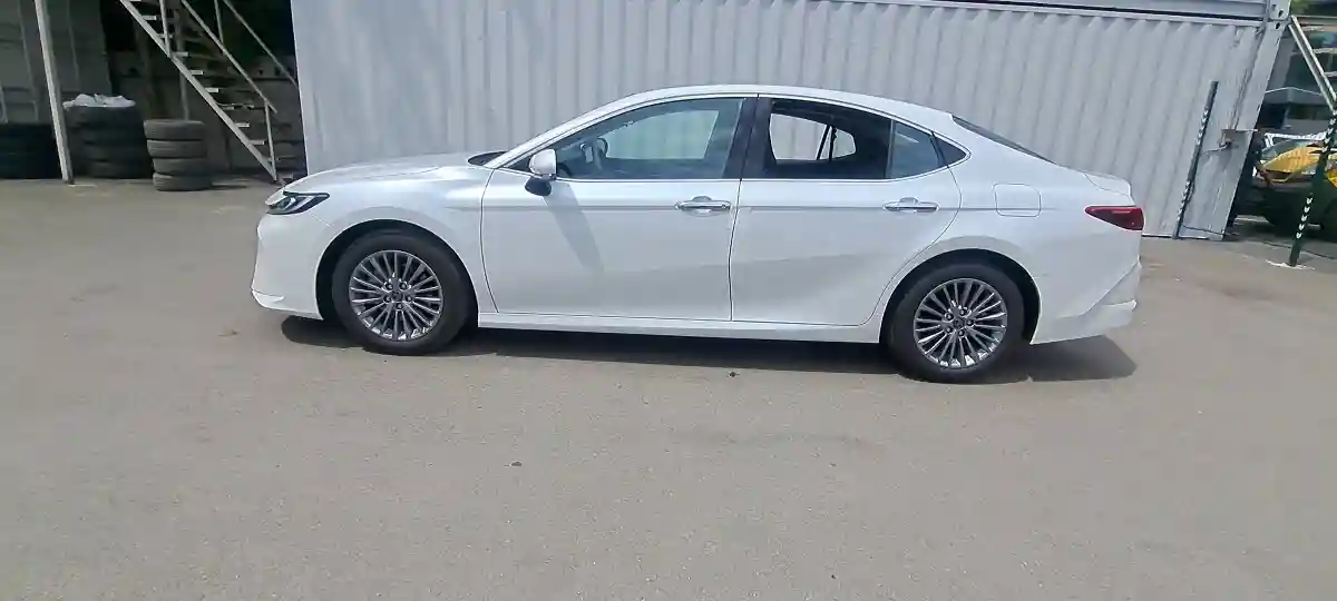 Toyota Camry 2024 года за 17 580 000 тг. в Алматы