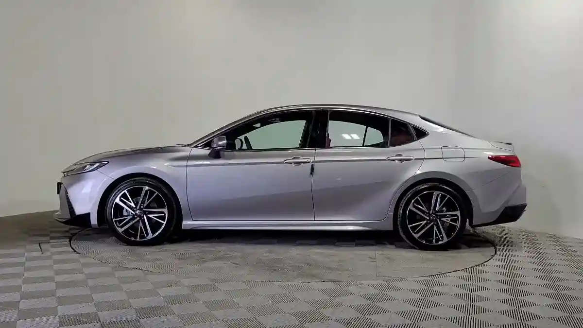 Toyota Camry 2024 года за 17 490 000 тг. в Алматы