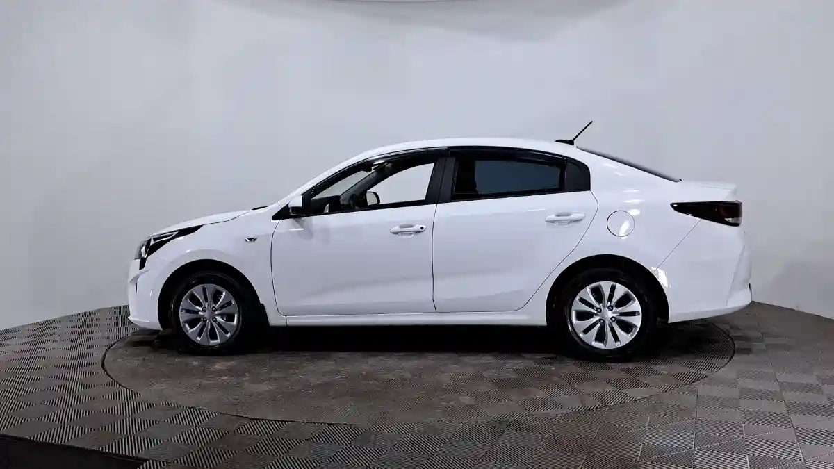Kia Rio 2021 года за 7 670 000 тг. в Астана