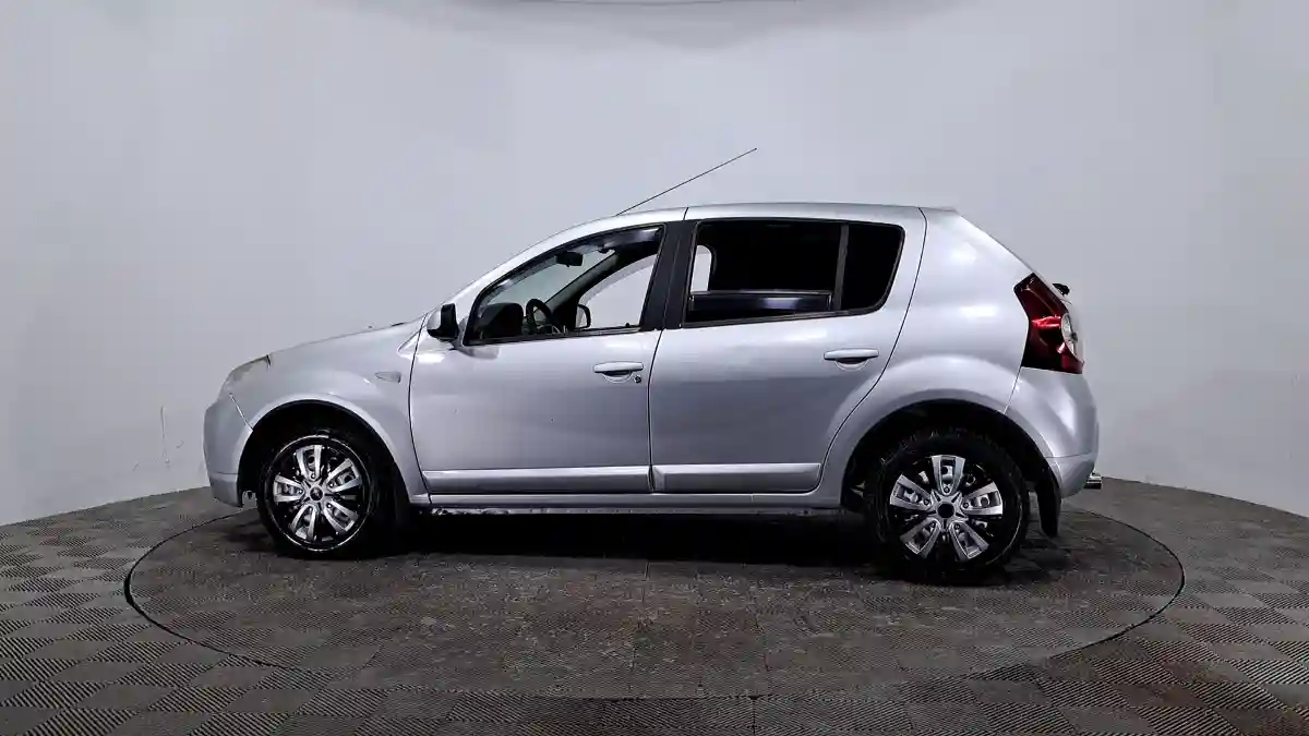 Renault Sandero 2013 года за 3 360 000 тг. в Астана