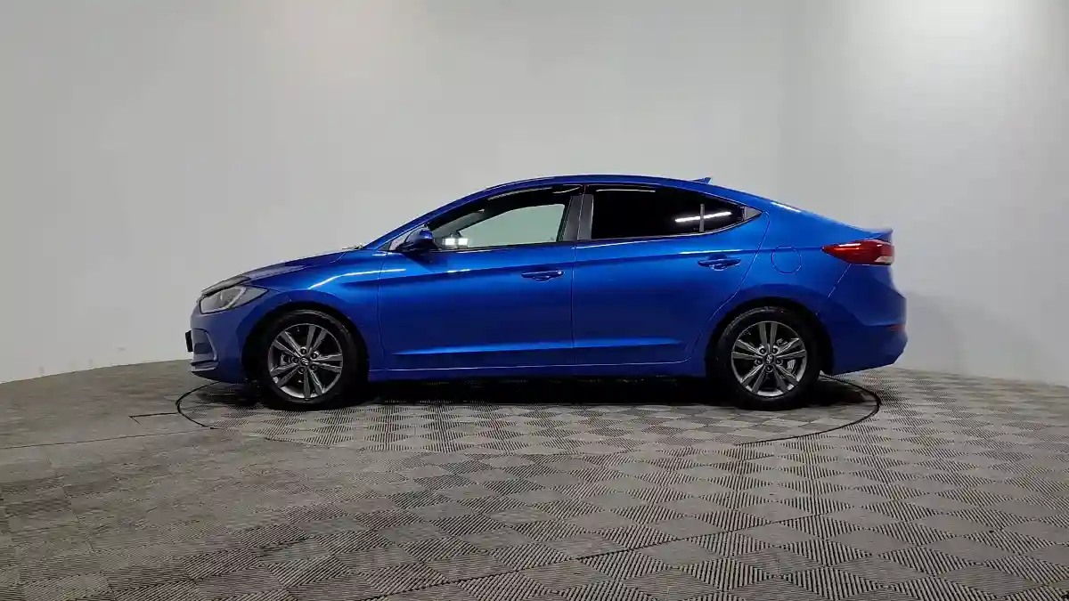 Hyundai Elantra 2018 года за 6 670 000 тг. в Алматы