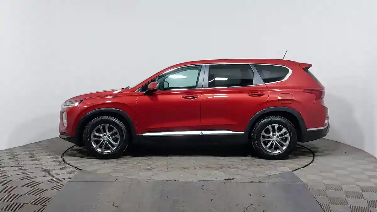 Hyundai Santa Fe 2019 года за 8 990 000 тг. в Астана