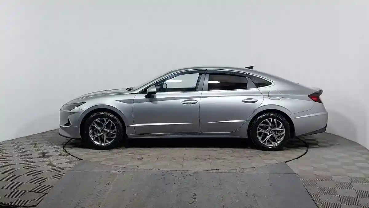 Hyundai Sonata 2022 года за 11 890 000 тг. в Астана