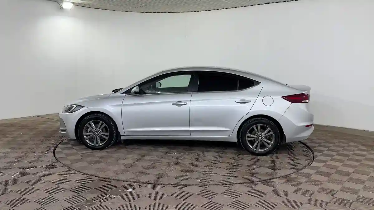Hyundai Elantra 2018 года за 7 390 000 тг. в Шымкент