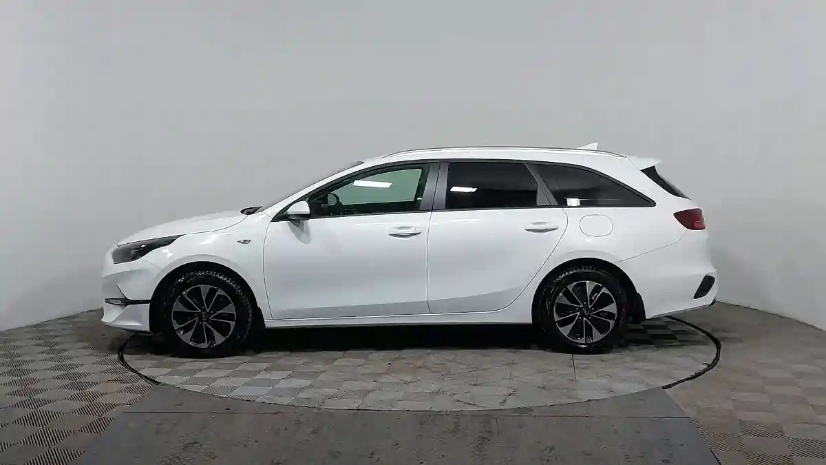 Kia Ceed SW 2024 года за 9 990 000 тг. в Астана