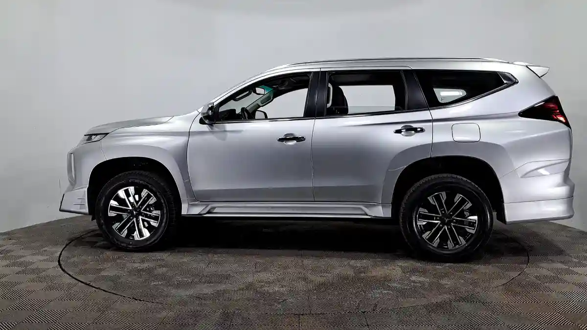 Mitsubishi Montero Sport 2023 года за 17 830 000 тг. в Астана