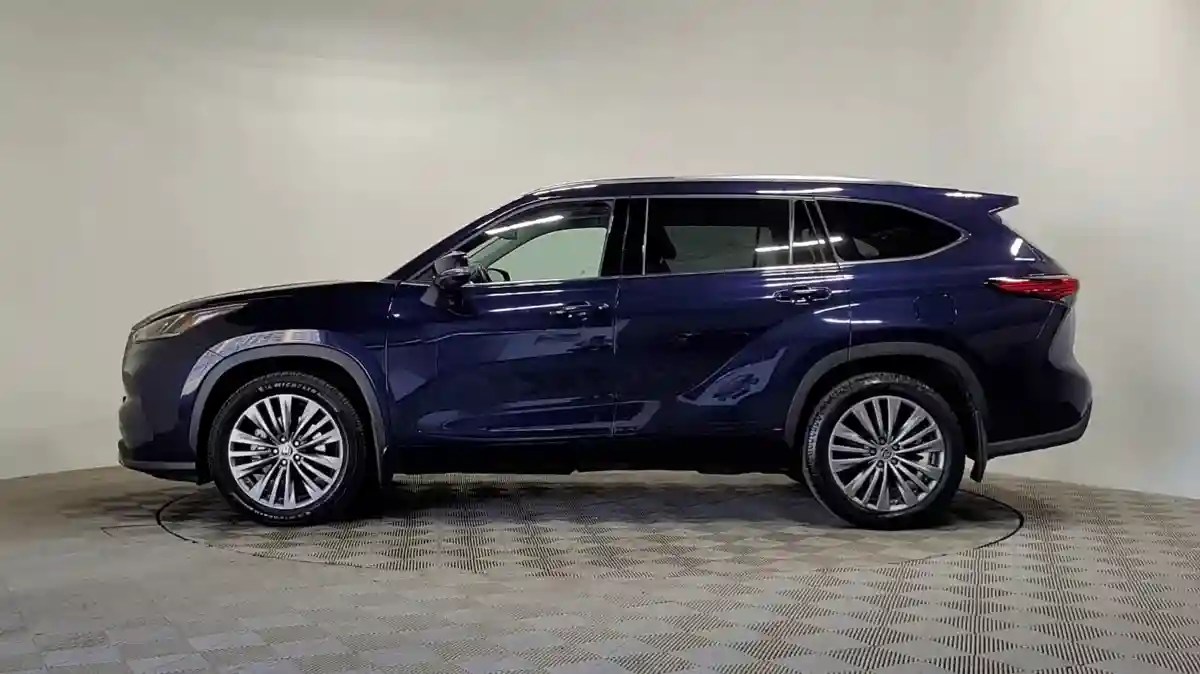 Toyota Highlander 2021 года за 25 000 000 тг. в Алматы