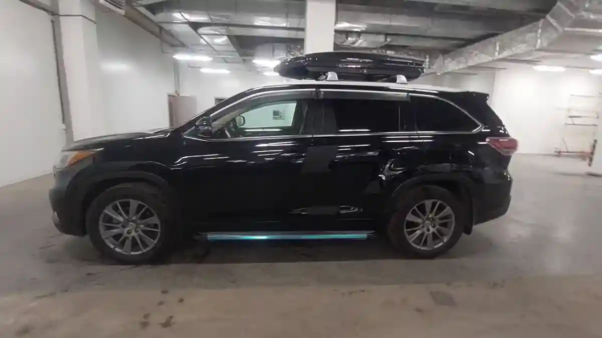 Toyota Highlander 2015 года за 14 390 000 тг. в Астана