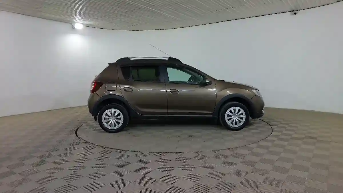 Renault Sandero 2021 года за 4 490 000 тг. в Шымкент