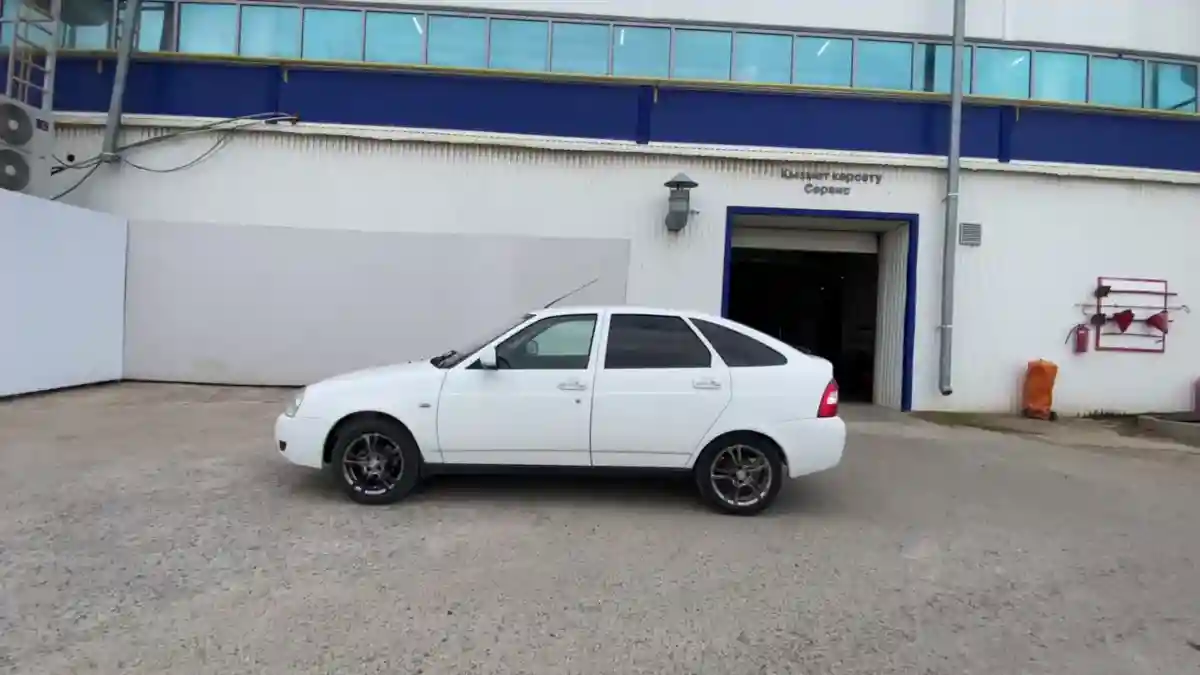 LADA (ВАЗ) Priora 2013 года за 1 990 000 тг. в Уральск