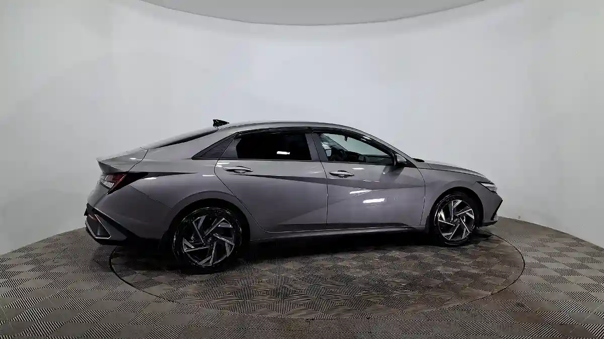 Hyundai Elantra 2025 года за 9 990 000 тг. в Астана