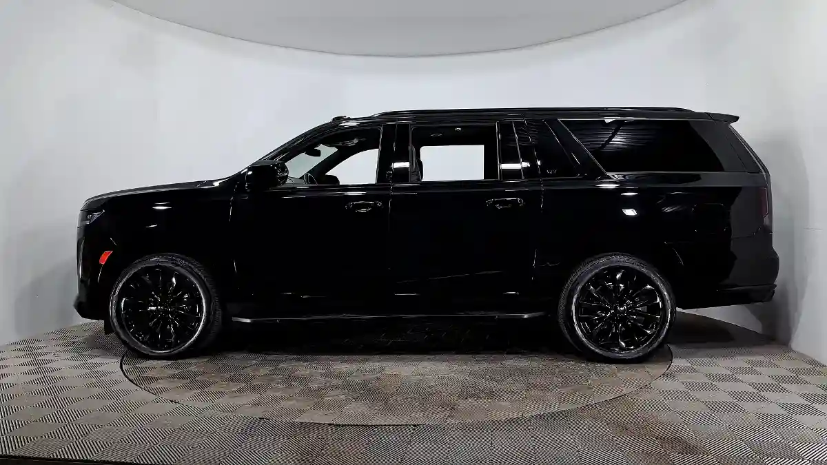 Cadillac Escalade 2023 года за 51 500 000 тг. в Астана