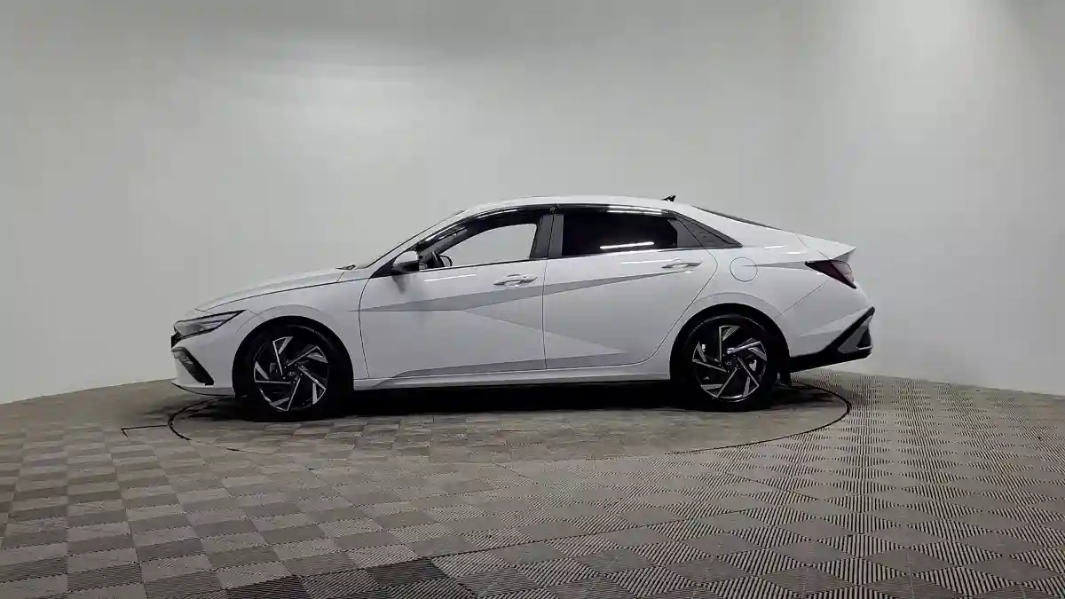 Hyundai Elantra 2023 года за 8 890 000 тг. в Алматы